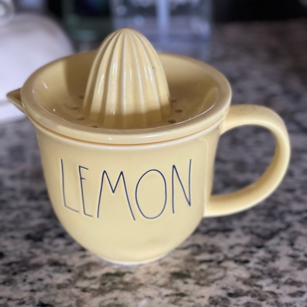 Rae Dunn Lemon Yellow Citrus Juicer